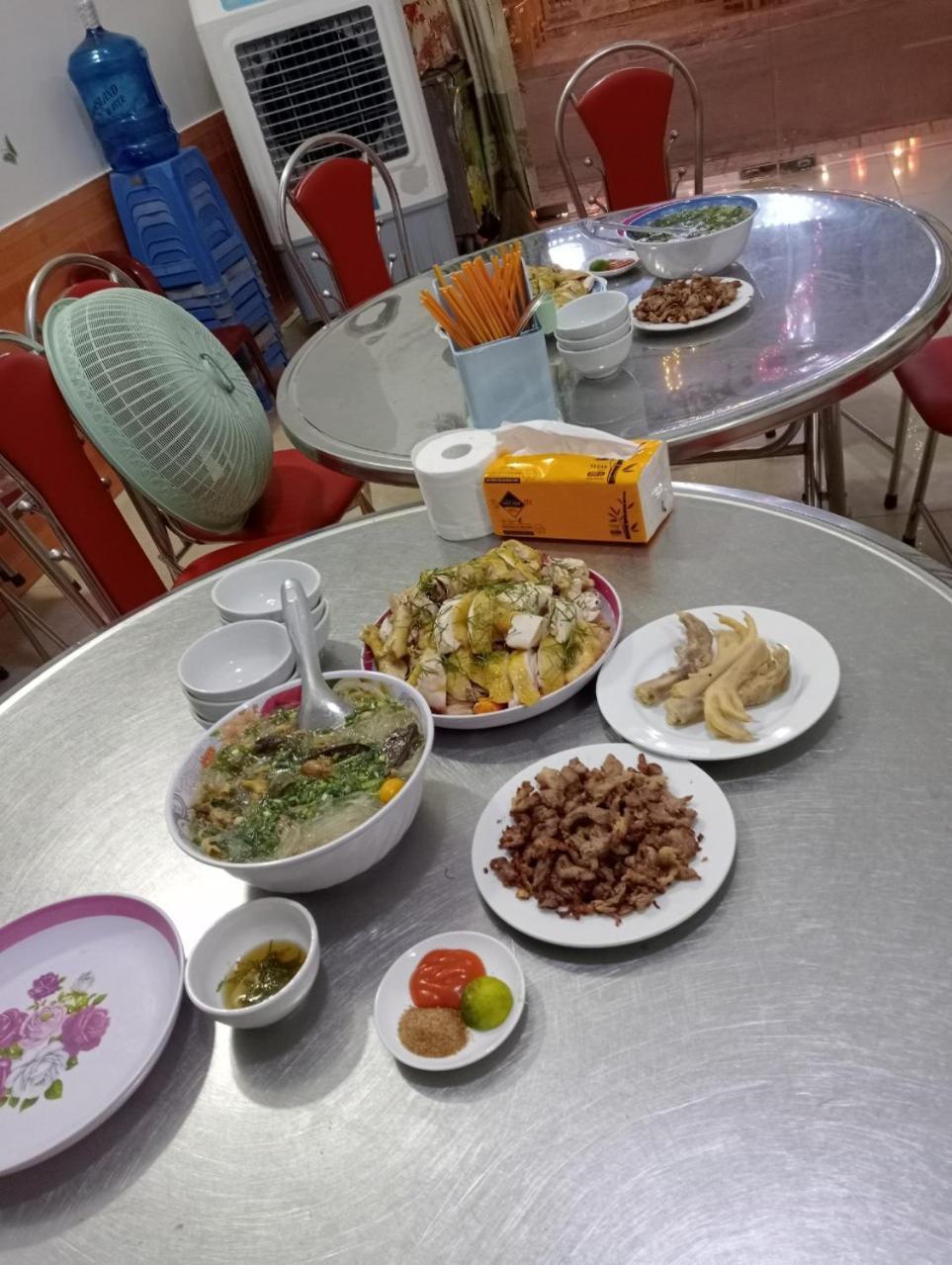 Nhà Nghỉ Phương Thảo Quan Lan Esterno foto